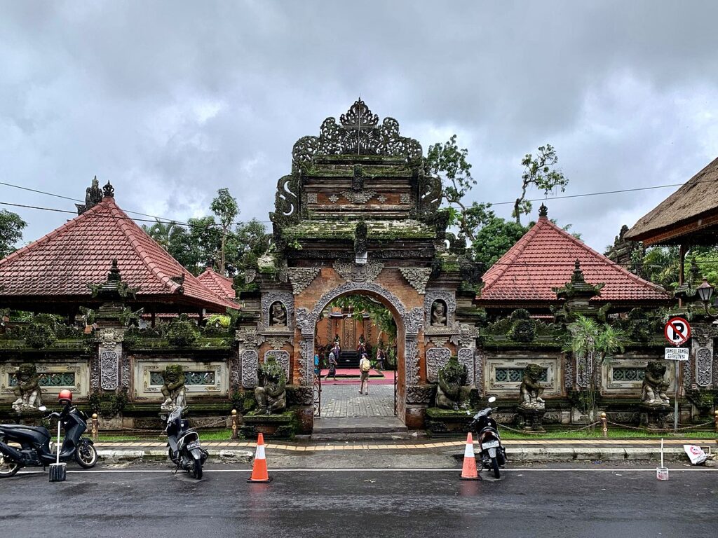 Ubud Palace in Bali. Make sure to include this on your one week Bali itinerary! 